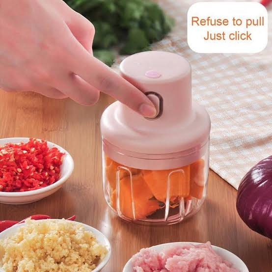 QuickChop™ Mini Manual Food Chopper – Easy One-Touch Vegetable & Garlic Cutter