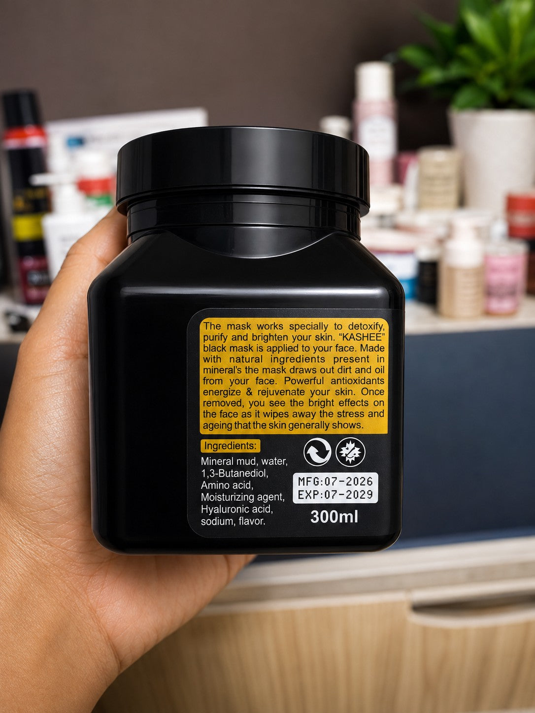 KASHEE Black Face Mask – Deep Cleansing & Purifying Mineral Mud Mask | 300ml
